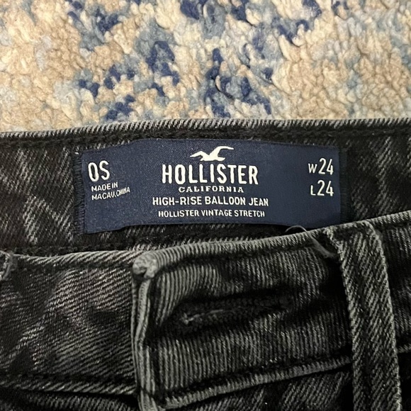 Hollister ripped mom jeans 0S - Picture 5 of 5